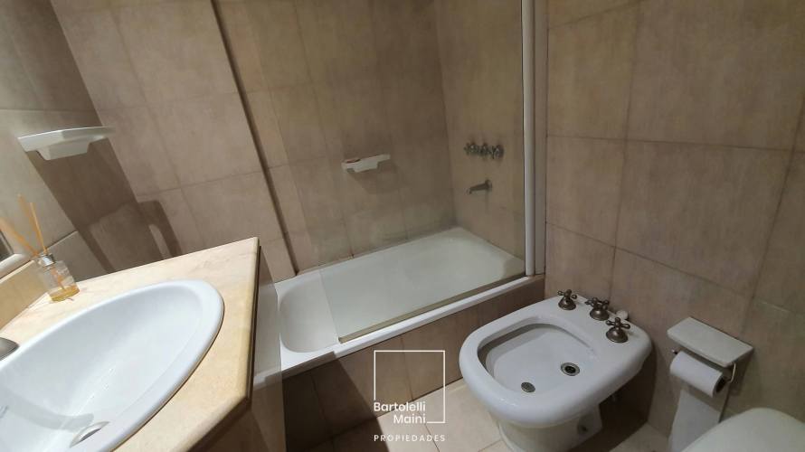 VENTA | 3 dorm. + cochera | 1° DE MAYO 961, 02-02