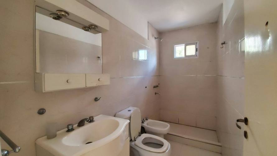 VENTA | CASA DE 2 DORM. | SARMIENTO 1333 | LAS ROSAS