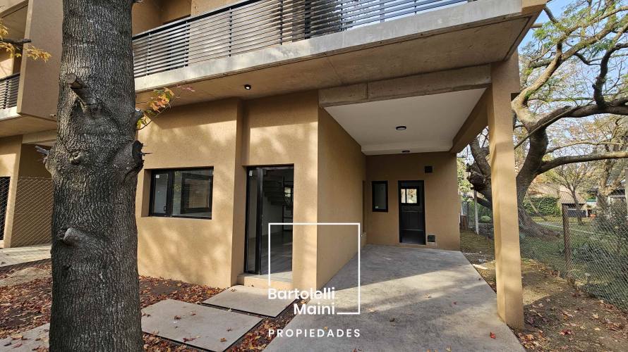 VENTA | CASAS 4 dormitorios con pileta | Roldán