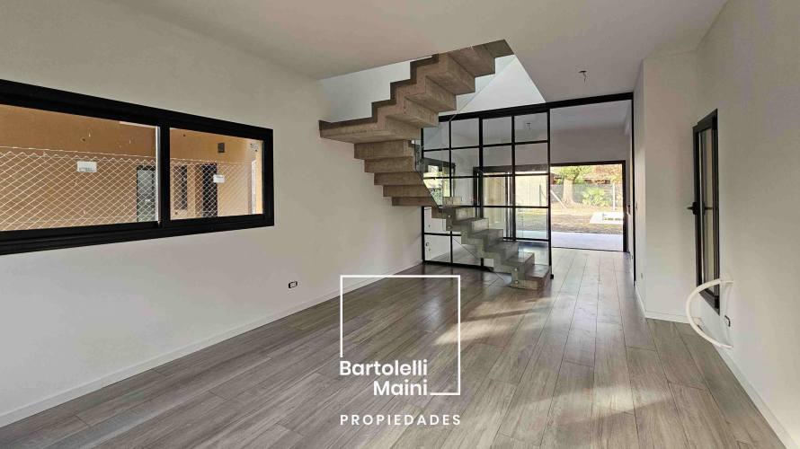 VENTA | CASAS 4 dormitorios con pileta | Roldán