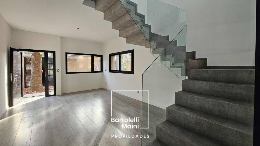 VENTA | CASAS 4 dormitorios con pileta | Roldán