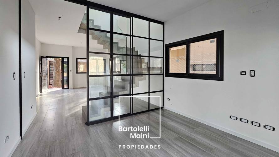 VENTA | CASAS 4 dormitorios con pileta | Roldán