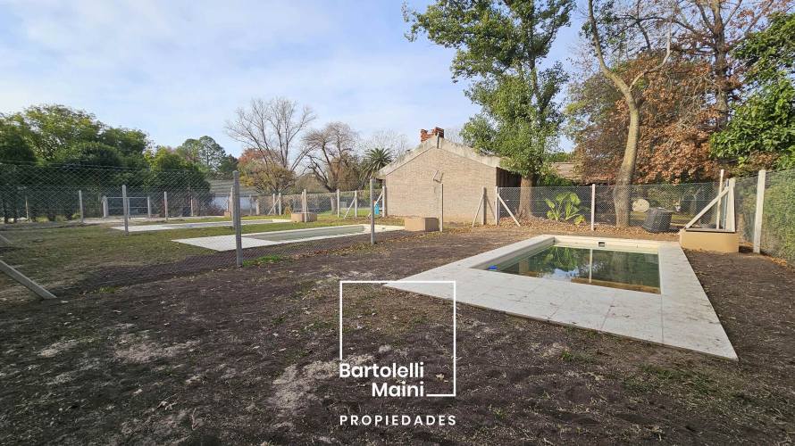 VENTA | CASAS 4 dormitorios con pileta | Roldán