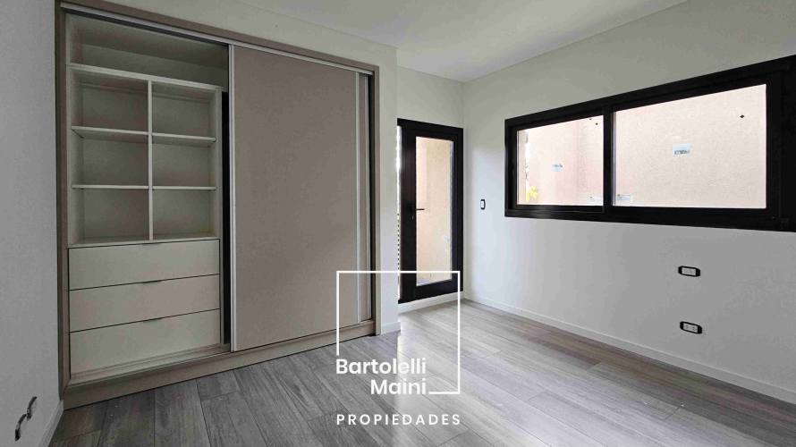 VENTA | CASAS 4 dormitorios con pileta | Roldán