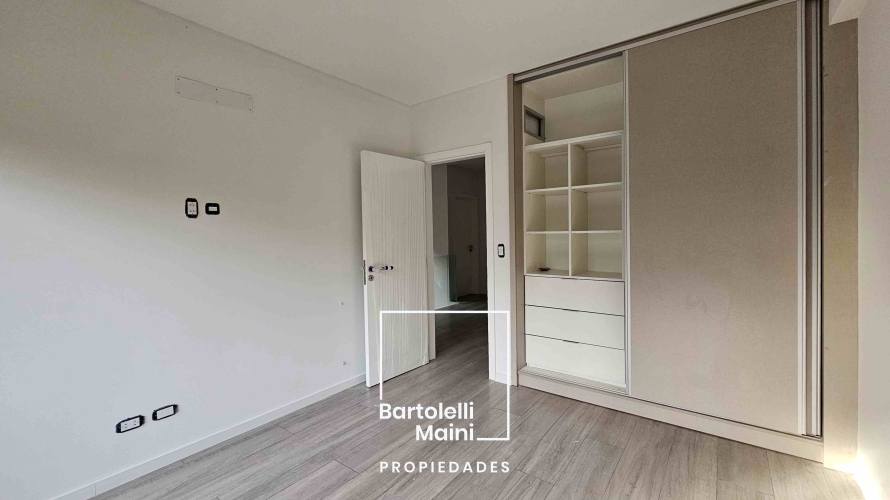 VENTA | CASAS 4 dormitorios con pileta | Roldán