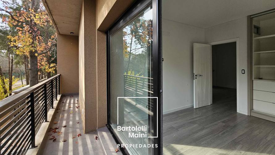 VENTA | CASAS 4 dormitorios con pileta | Roldán
