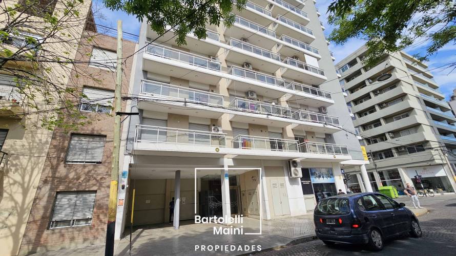 VENTA | COCHERA | CRESPO ESQ. MENDOZA
