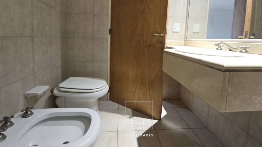 VENTA | 3 dorm. + cochera | 1° DE MAYO 961, 02-02