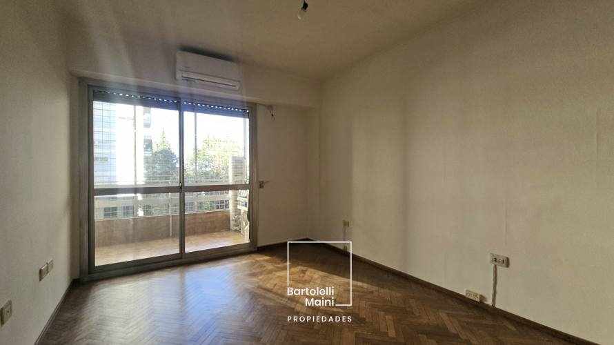 VENTA | 3 dorm. + cochera | 1° DE MAYO 961, 02-02