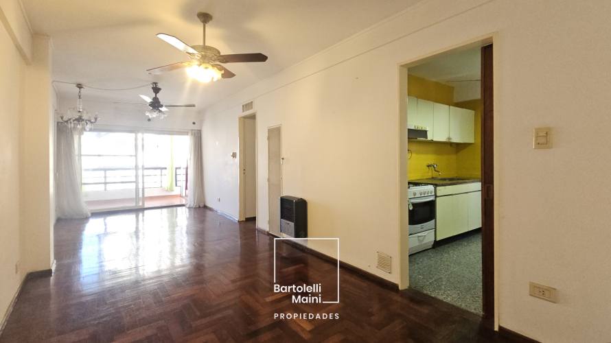 VENTA | RIOJA 742 | Depto 3 dormitorios con cochera opcional
