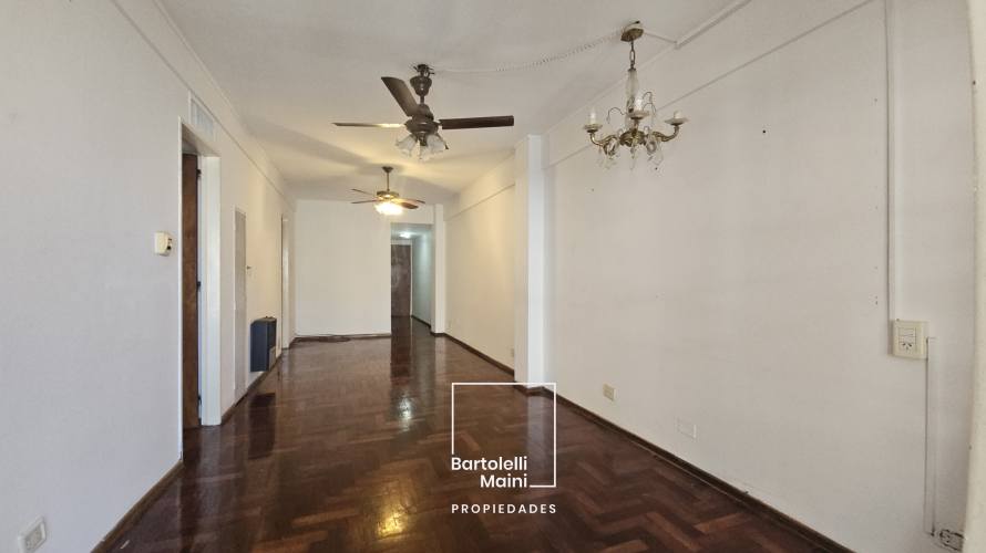 VENTA | RIOJA 742 | Depto 3 dormitorios con cochera opcional