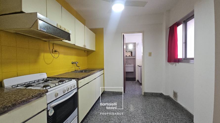 VENTA | RIOJA 742 | Depto 3 dormitorios con cochera opcional