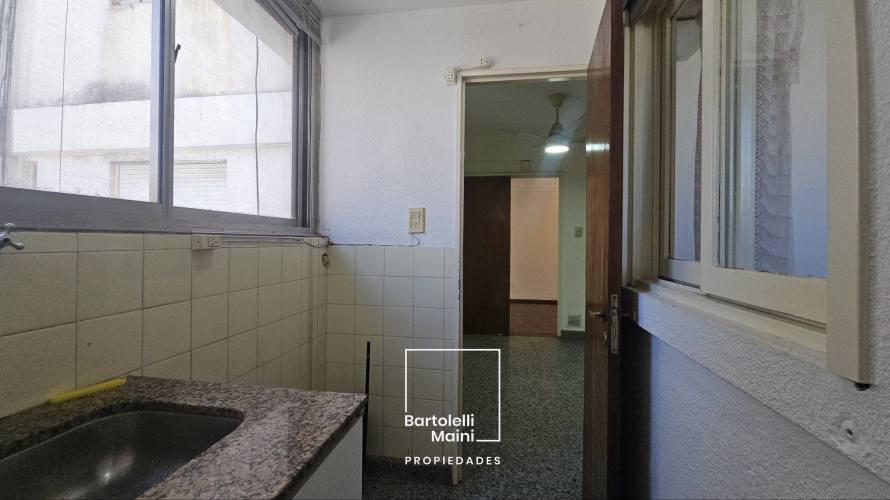 VENTA | RIOJA 742 | Depto 3 dormitorios con cochera opcional