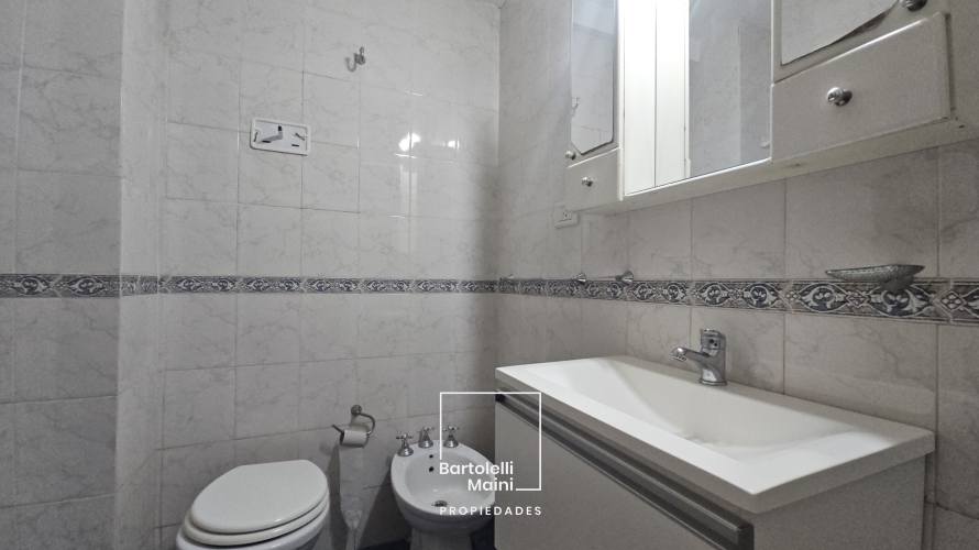 VENTA | RIOJA 742 | Depto 3 dormitorios con cochera opcional