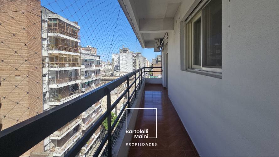 VENTA | RIOJA 742 | Depto 3 dormitorios con cochera opcional