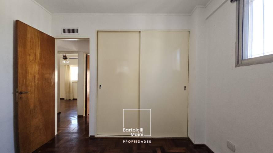 VENTA | RIOJA 742 | Depto 3 dormitorios con cochera opcional