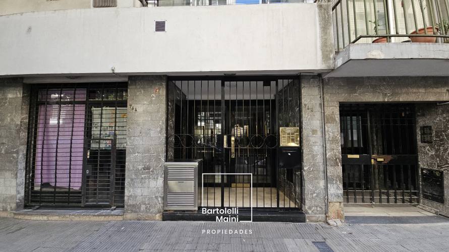 VENTA | RIOJA 742 | Depto 3 dormitorios con cochera opcional