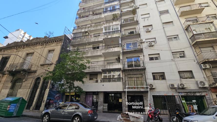 VENTA | RIOJA 742 | Depto 3 dormitorios con cochera opcional