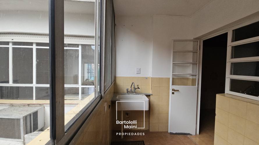VENTA | DEPARTAMENTO 3 DORMITORIOS | Sarmiento 958, 2B
