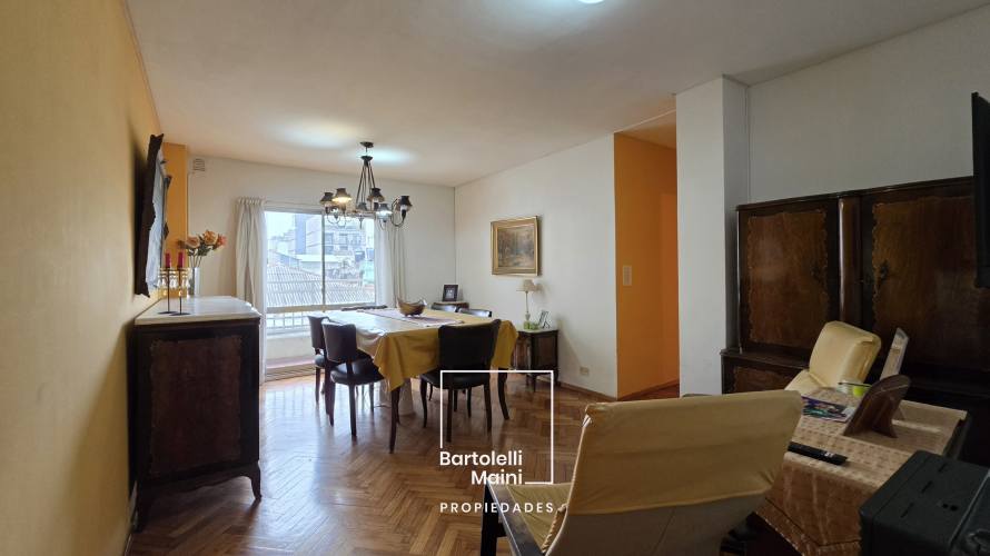 VENTA | Urquiza 1344 | Semipiso 3 Dormitorios + baulera