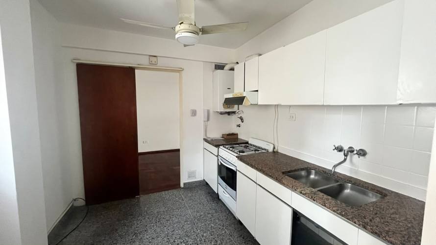 VENTA | RIOJA 742 | Depto 3 dormitorios con cochera opcional