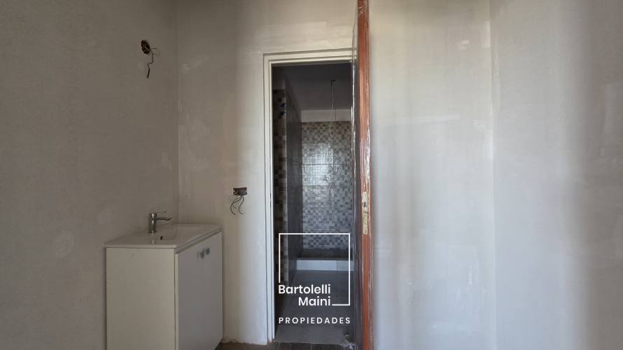 VENTA | Amplios Monoambientes | ESMERALDA 2480