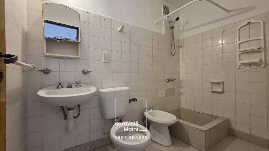 VENTA | Depto 2 dormitorios + Cochera | COCHABAMBA 45